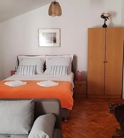 In With Sea View, Balcony, Air Conditioning, Wi-fi