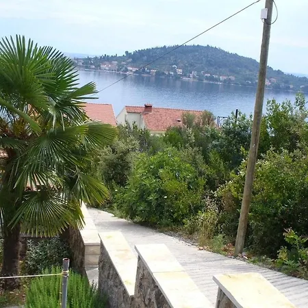 Apartmán In With Sea View, Balcony, Air Conditioning, Wi-fi